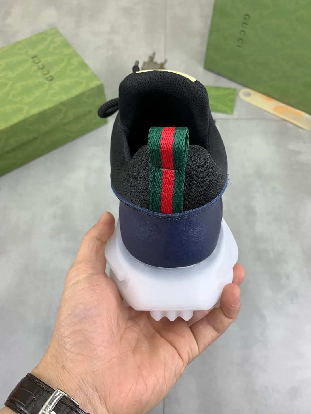 Men's shoes 💰P460💰[New style]🆘 Gucci [GUCCI] classic fashion high-top men's shoes, synchronized with counters, exquisite workmanship, exquisite color matching, the upper is made of original soft double G calfskin Gucci webbing ➕ first-layer pigskin lining ➕ pigskin feet The lasts made according to the original version are quite attractive both on the foot and in the placement. There is no need to explain the good style, the workmanship is superior, quality determines everything, absolutely versatile, code number: 38-44, 2️⃣colors🉑️ to choose from